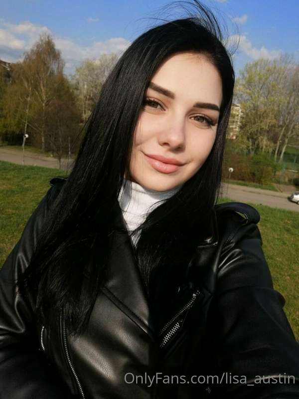 Autumn is a second spring when every leaf is a flower 🍂🌼  💛W..