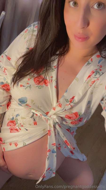 pregnantgoddessella