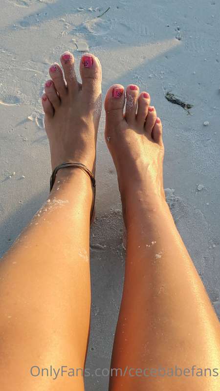 Had some much needed beach time tanning my cheeks and gettin..