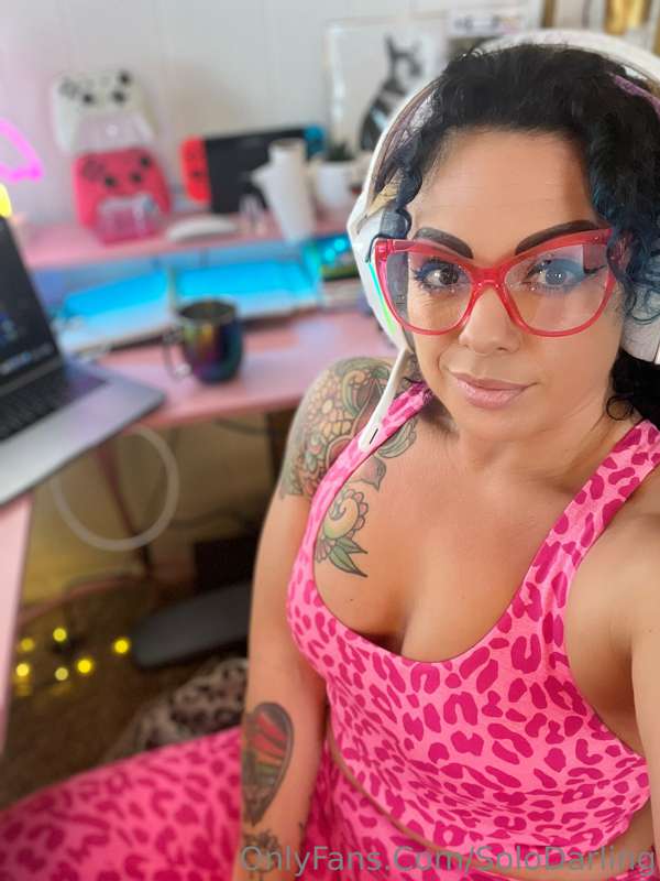 ✨felt cute, working on our new schedule 😘✨

Content creating..
