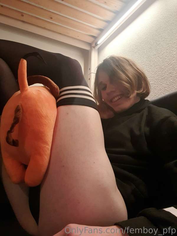 femboy_pfp image #0