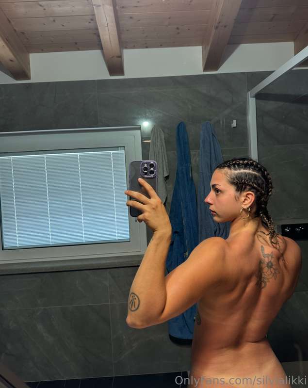 Si vede il segno del bikini ? 👙 