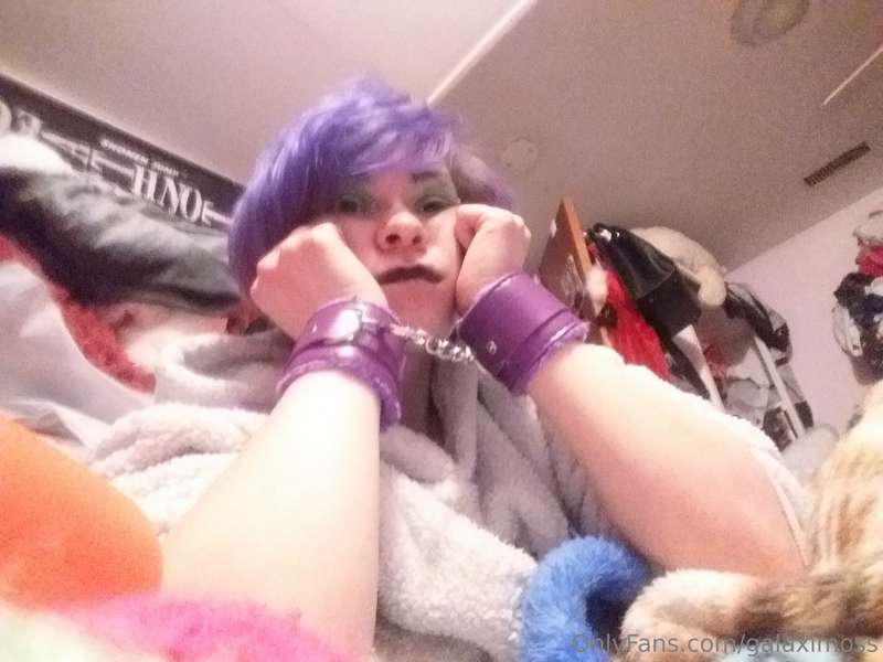 In the meantime.. hair is now purple and i got handcuffs, wi..
