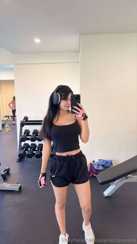Buenos dias! 💋 tomen muchas Awuita y vayan al Gym 😋🤭