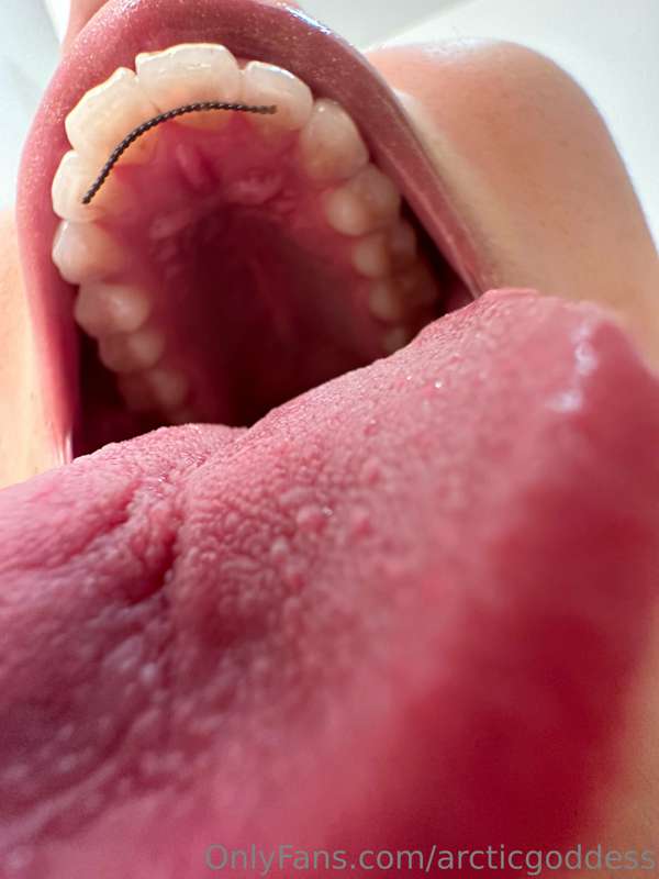 Beautiful maw shots that beckon you. My soft tongue is waiti..