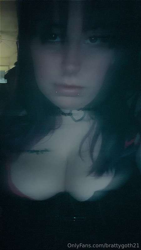 brattygoth21