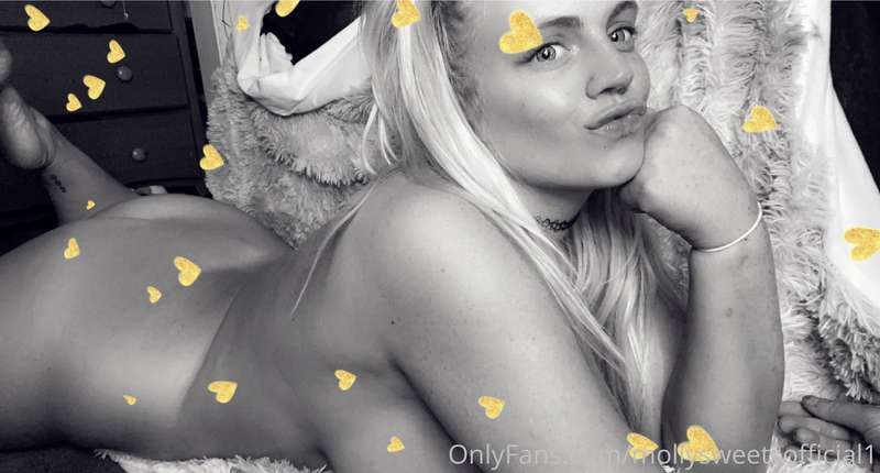 mollyrosemoon image #2