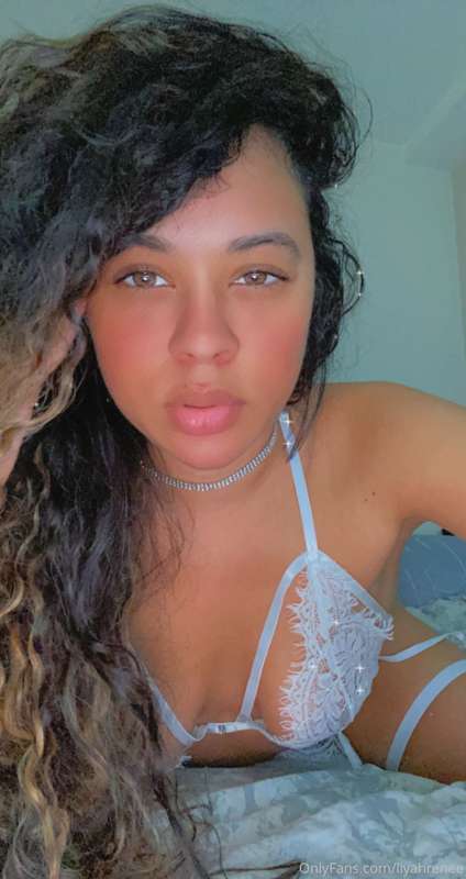 I want to go live on onlyfans. Comment below what times and ..