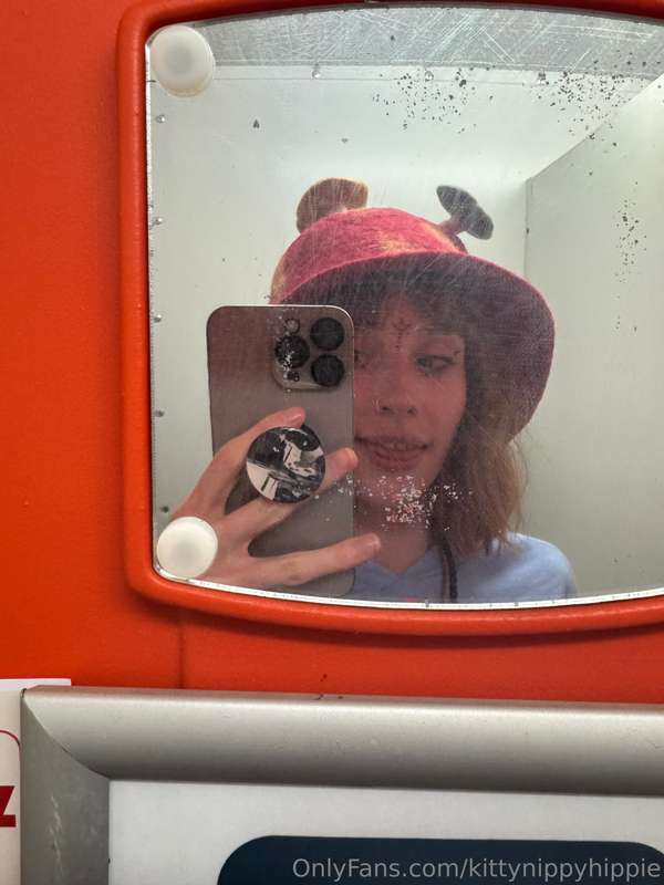 kittynippyhippie image #0