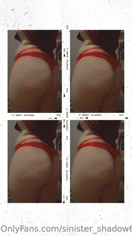 Not me being a little nakey waggle butt x3 what you think hm..