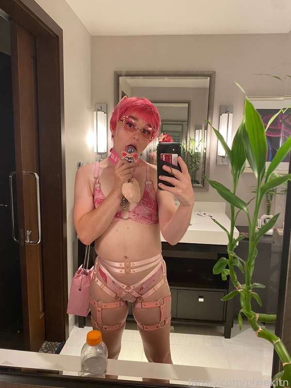 pixiekitn image #3