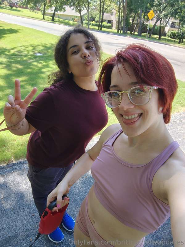 Uni and I love walking the dogs... 🥰🍑🐕