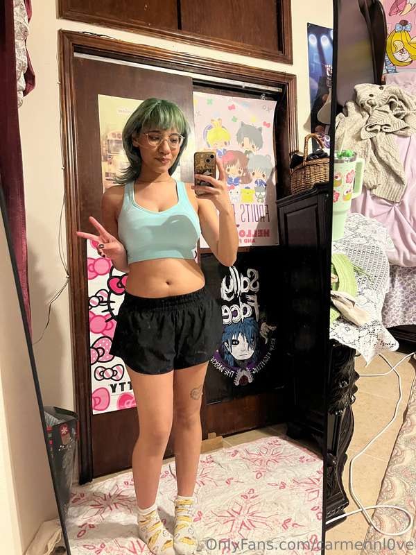Just finished a workout, feeling strong and sexy 😈💪 Who want..