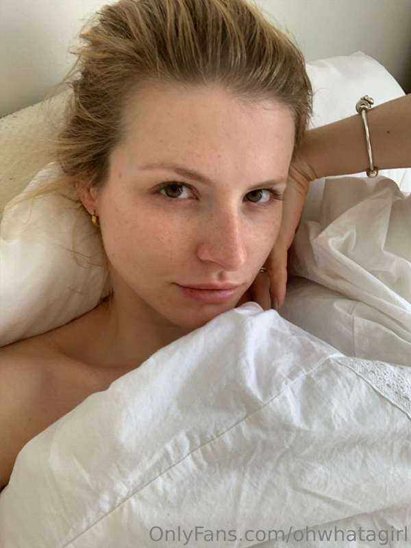 𝐈 𝐰𝐚𝐧𝐧𝐚 𝐰𝐚𝐤𝐞 𝐮𝐩 𝐧𝐞𝐱𝐭 𝐭𝐨 𝐲𝐨𝐮!🤗😊
Bonjour! Wanna cuddle with me..