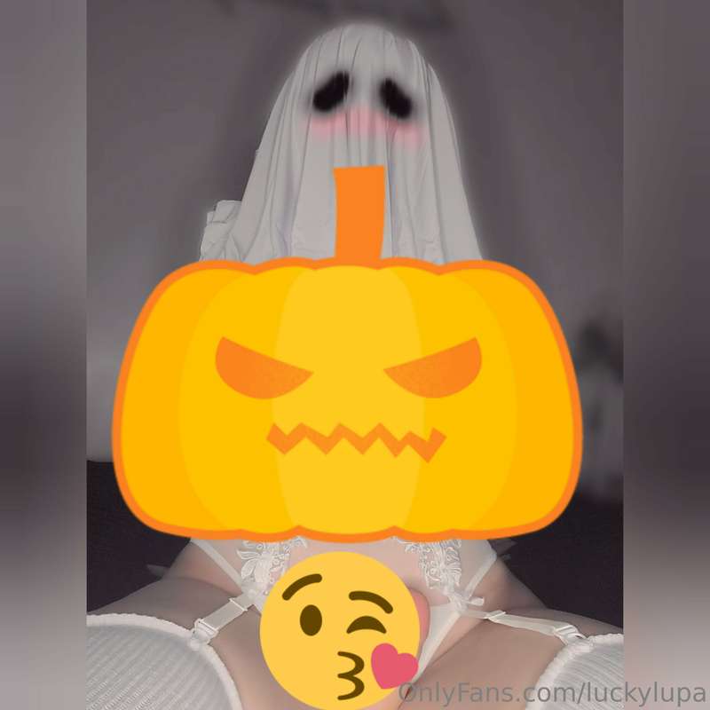 Would you fuck a ghost? 👀👻 Happy Halloween!! A little late, ..