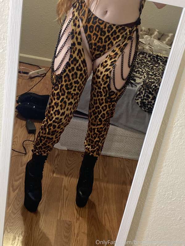 kingofthehoes image #0
