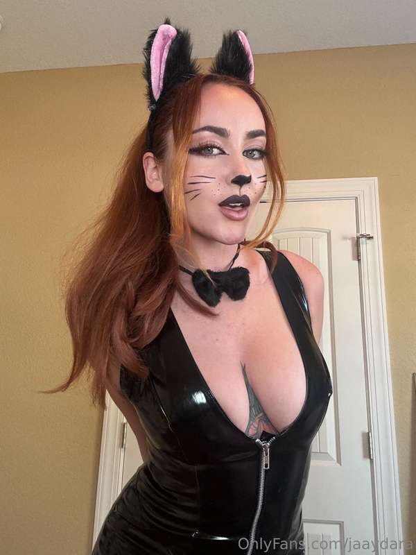 Purrr 🐈‍⬛ Tip $20 for this bundle in your messages! 