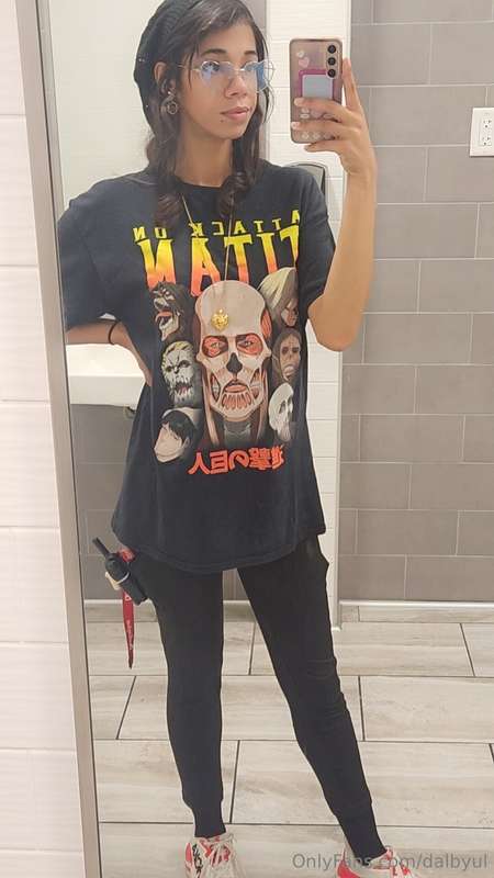 Simple work fit yesterday ~♡.. Send coffee yall lol.🥰❤️🖤Catc..