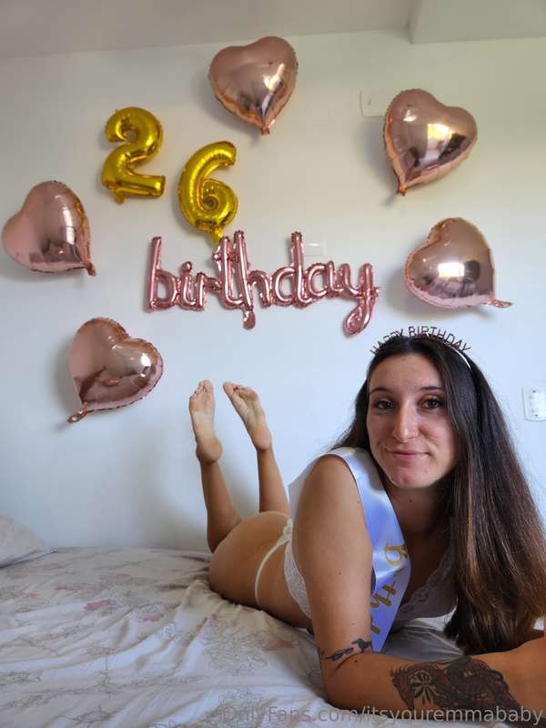 the birthday pose entire set on my vip https://onlyfans.com/..