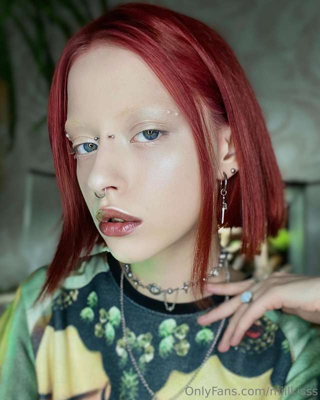 alien but pretty 💚