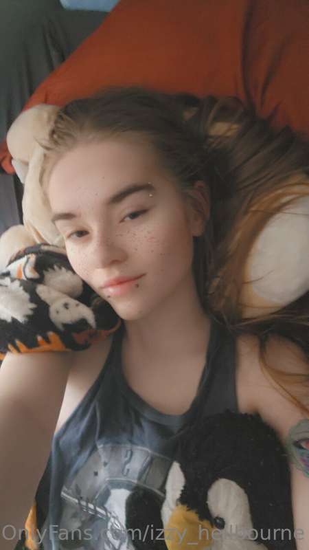 izzy_hellbourne image #5