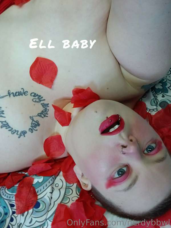 Go check me out @ellbabyvip for nudes, videos, sexting custo..
