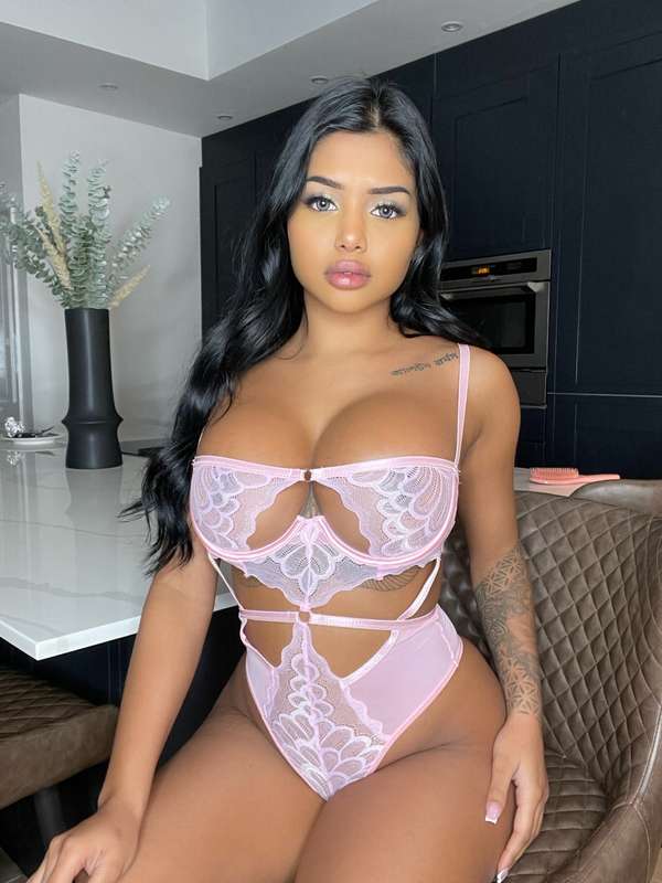 the perfect lingerie for you to wreck me in 😏