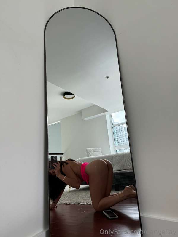 do you like it when im on all 4s?