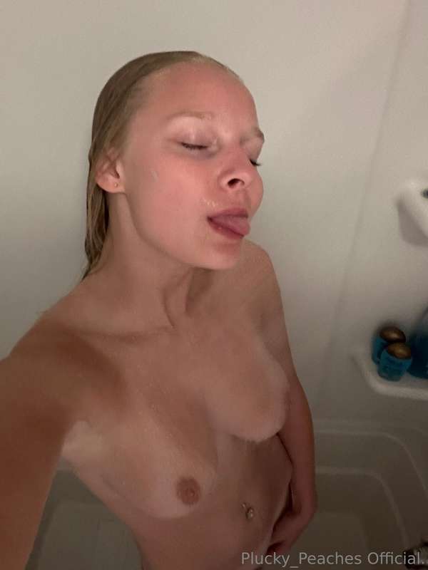 Wow, most unflattering angles ever.  Way to make my big boob..
