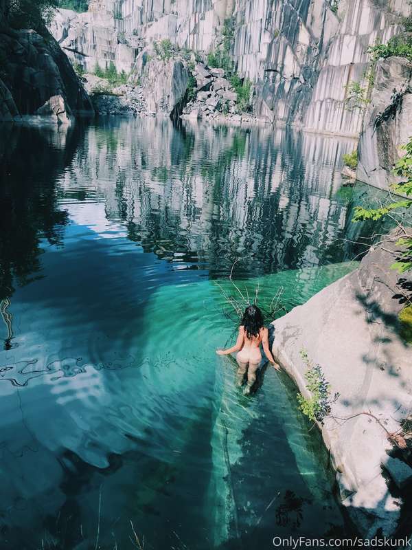 I went skinny dipping today! More pics coming soon😘