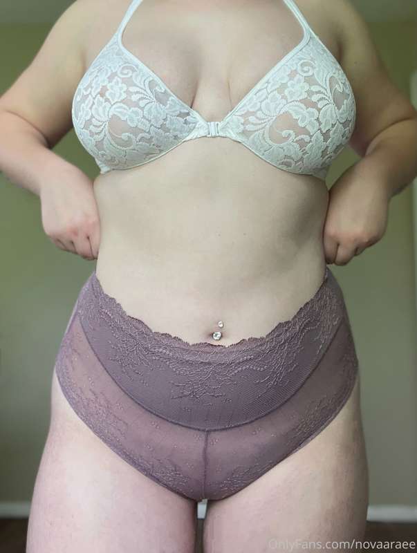 As promised😌💋

If you want the x-rated version of these, DM ..