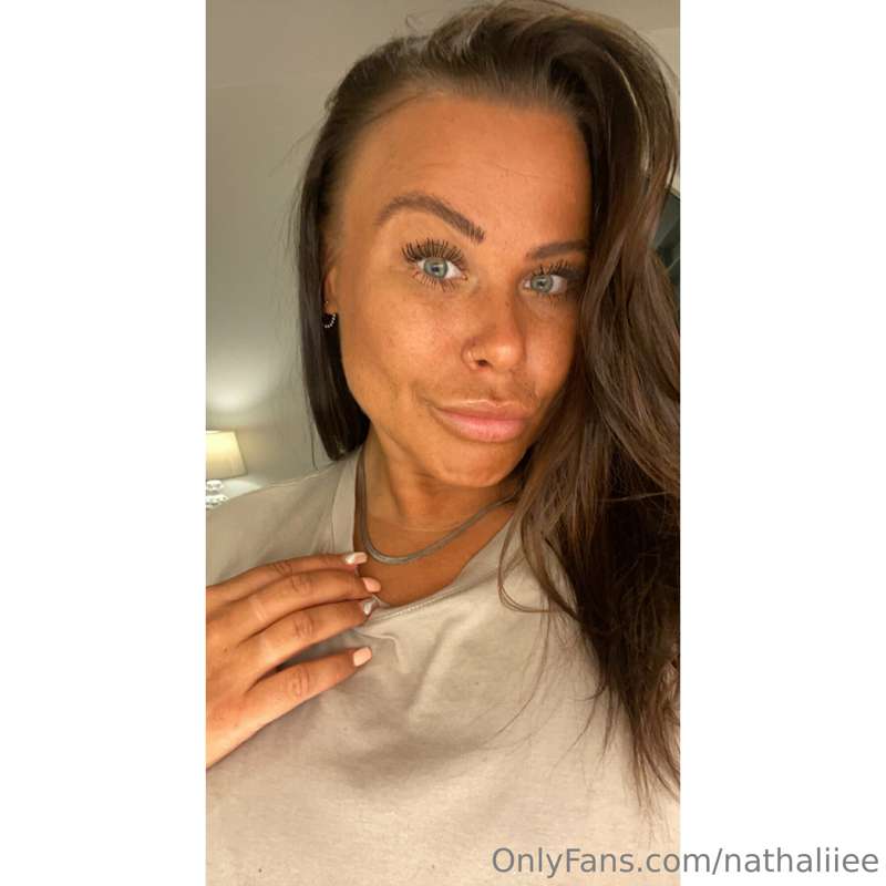 BABES! 
Supporta mig med er kärlek så får ni min tillbaka 🤭😈..
