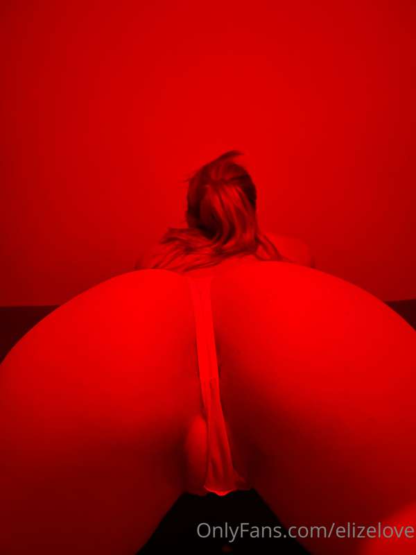 Message me and then I will put my thong to the side💦😈