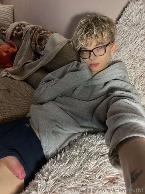 adamhrvth1
