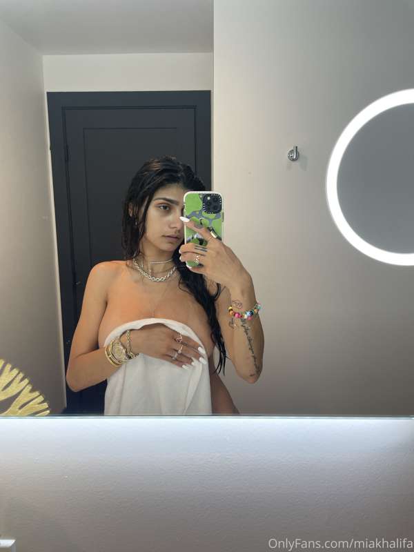 Foto 484 de Mia Khalifa en Tocromo