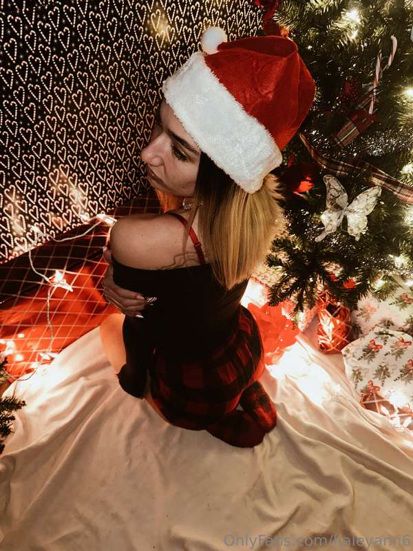 Merry Christmas 🎁🍒all my lingerie pics for santa😅