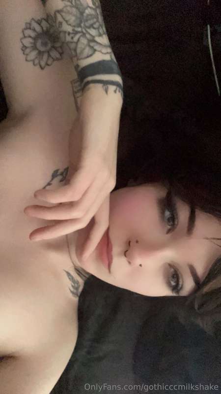 gothicccmilkshake image #0
