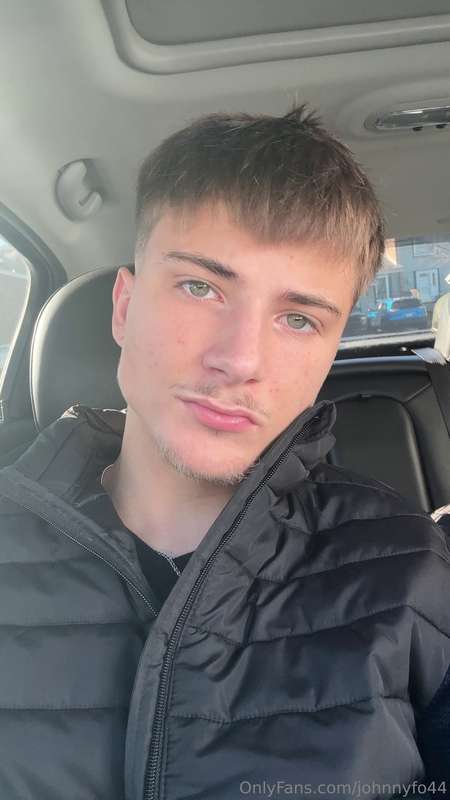 whats everyone up too, wishing i had some 🍑🍑 to eat rn