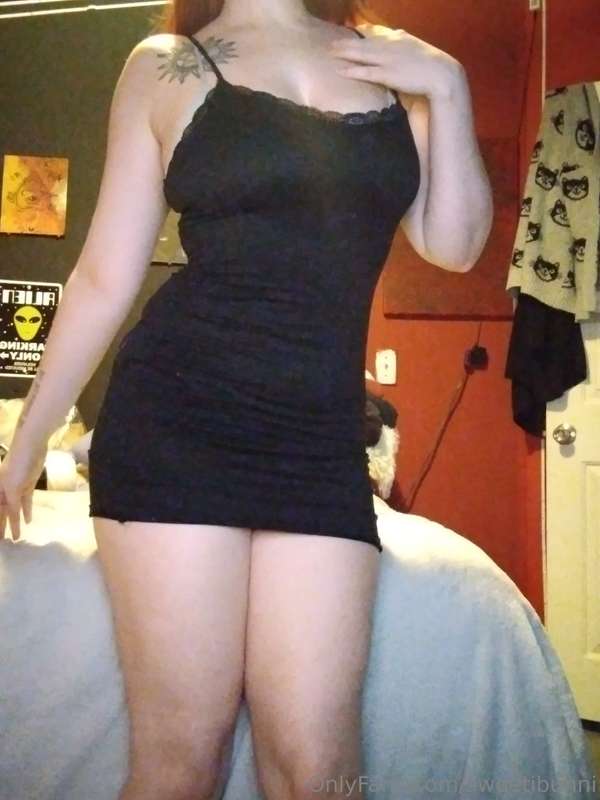 Cute little black dress real fast 