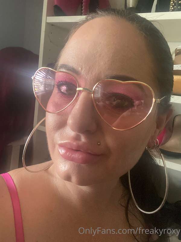 Got my lips plumped up yesterday 💋 love the swollen pout 💋