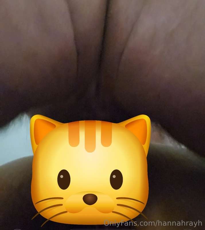 😈 feeling naughty on the couch turns into creampie, up close..