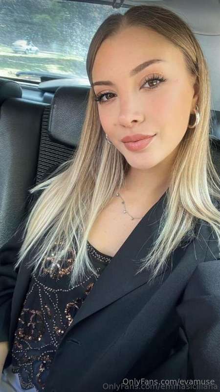 Real enchantress @emmasiciliana is the goddess of exclusive ..