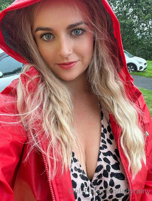 The school run this morning was a very wet one 💦