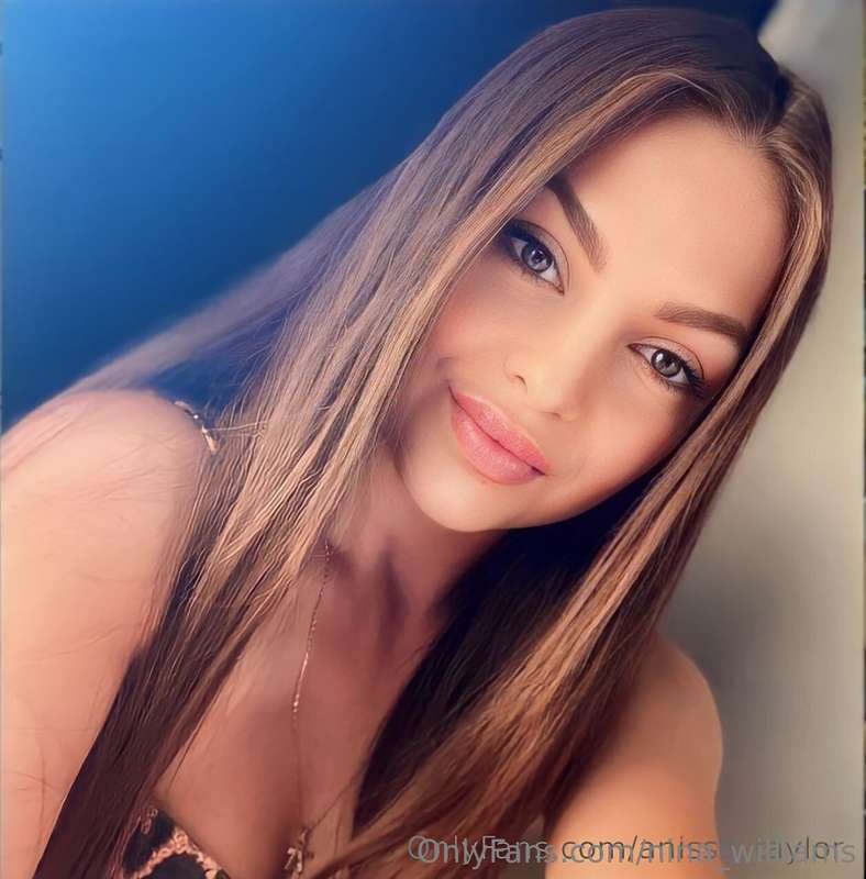 ## Mysterious and playful @anissa_taylor really wants to sex..