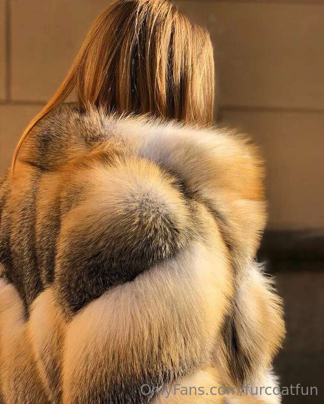 Want to be Mommy’s special fur slave? 🤤🔥💋