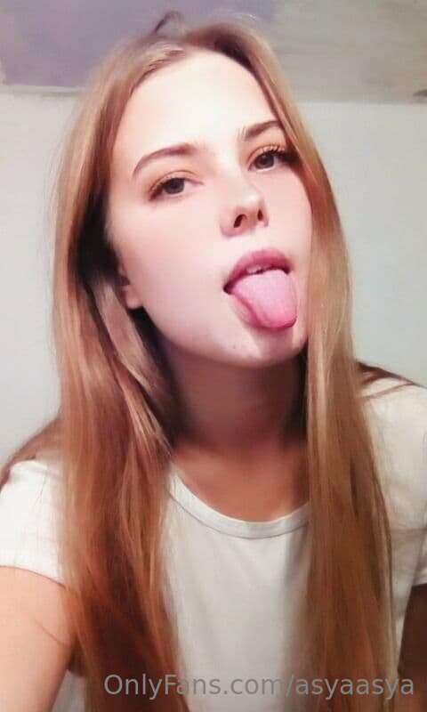 nice sexy kitty is ready to please you in everything😋👅👄