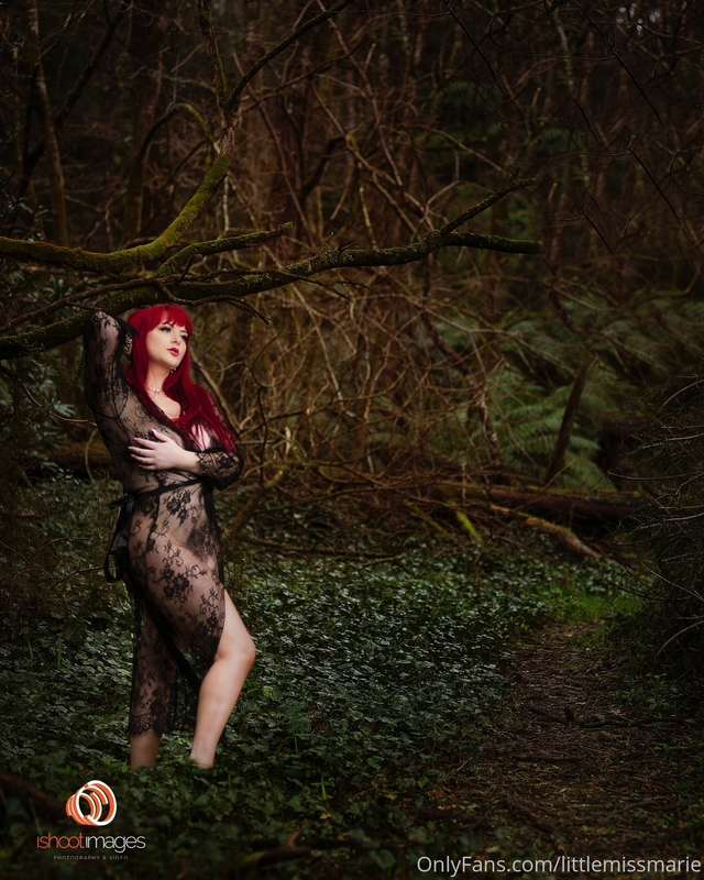 A recent photo shoot I did :) just got the photos back :)