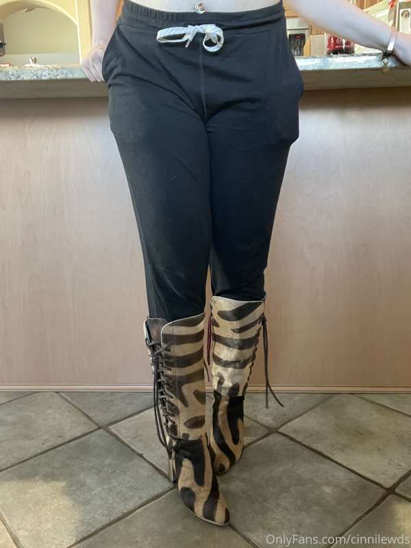 Like my new shoes?~