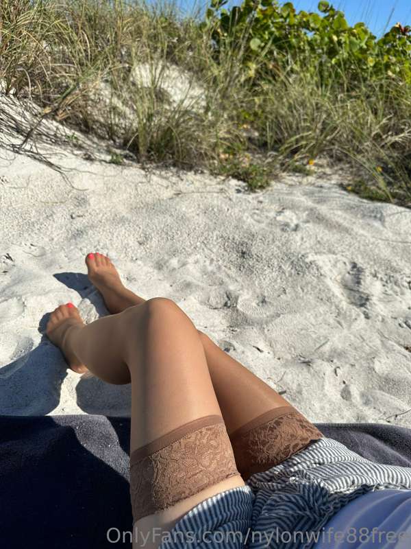 nylonsandfeet