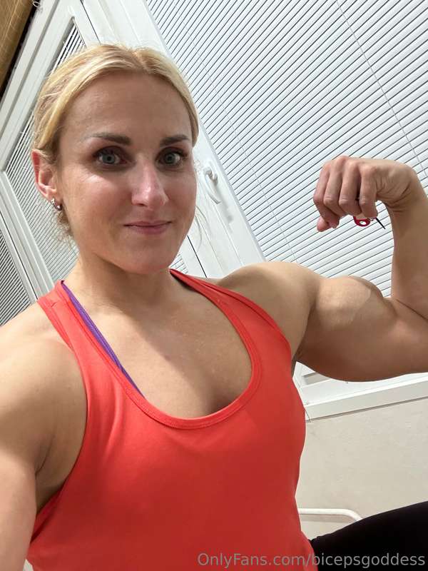 bicepsgoddess